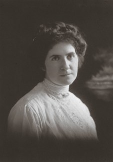 ethel-georgina-reynolds-smith-portrait_1024632_inl